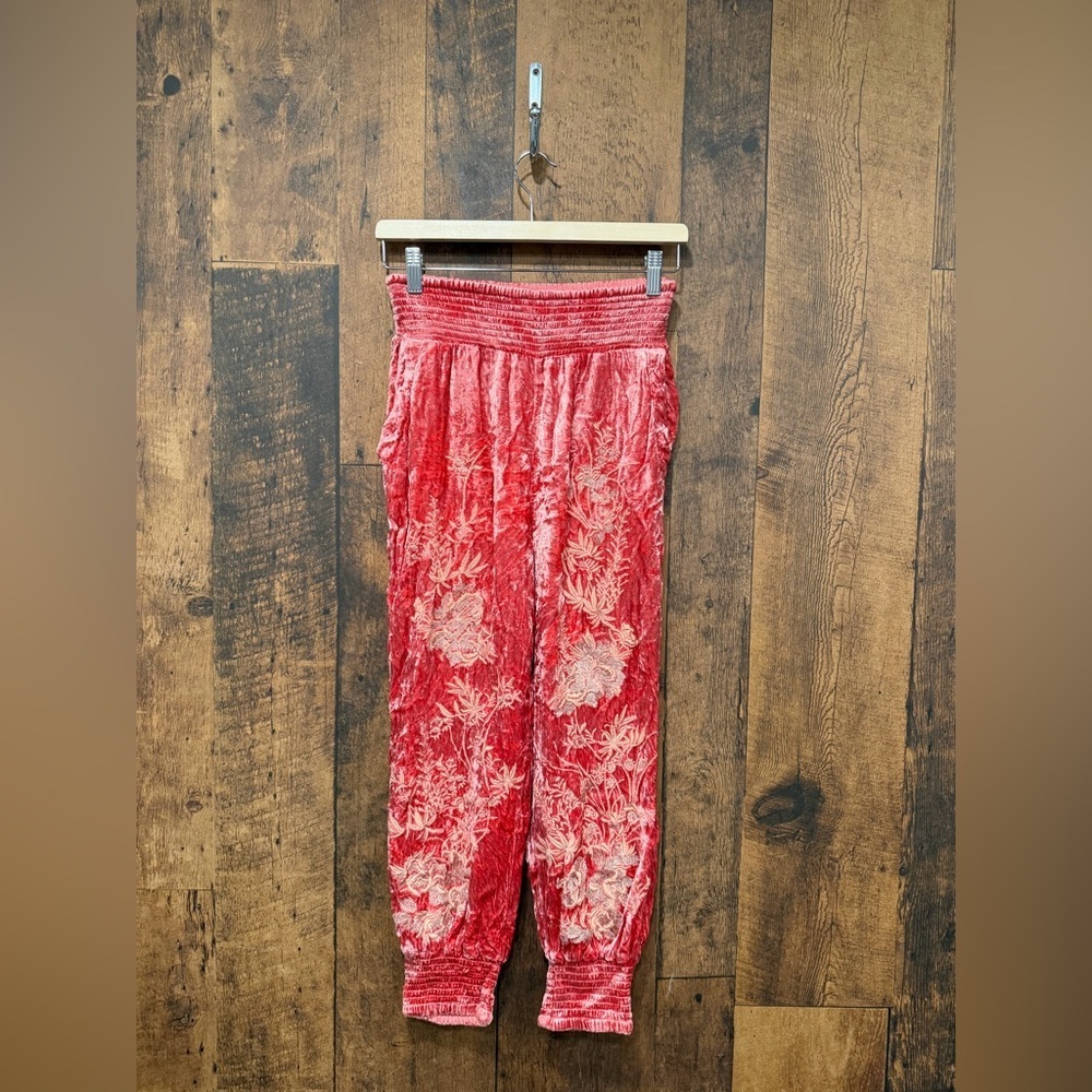 Anthropologie Rosie Floral Embroidered Crushed Velvet Joggers XS EUC - Picture 2 of 8